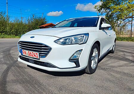 Ford Focus Turnier Cool & Connect / NAVI / LENKRADHEI