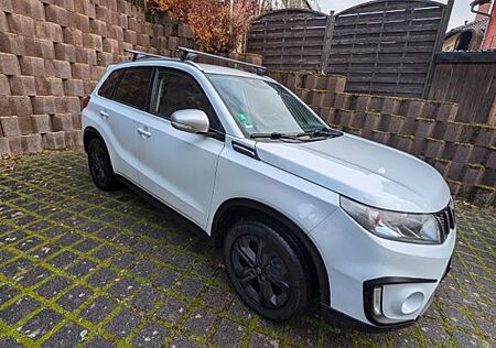 Suzuki Vitara 1.4 ALLGRIP Turbo nur 35tkm! Viele km/J
