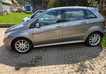 Mercedes-Benz B 200 - Service NEU Automatik Alu Leder Klima