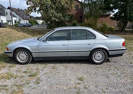 BMW 735i , gute Historie, scheckheftgepflegt