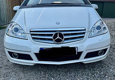Mercedes-Benz A 180 - Avantgarde Bi-xenon Navi Ledersitze
