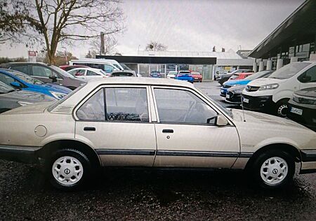 Opel Ascona Limo.1Hand.77000Gesamtkm.1A.Tüv !