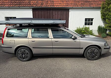 Volvo V70 2.4 D5 - ohne Dachzelt
