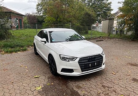 Audi A3 1.5 Limousine TFSI Xenon/SHZ/Navi