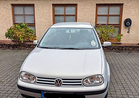 VW Golf Volkswagen 1.6 Auto Basis