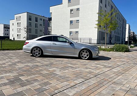 Mercedes-Benz E 250 Coupé BlueEFFICIENCY AVANTGARDE AVANTGARDE