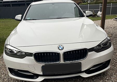 BMW 320i Touring Sport Line Sport Line