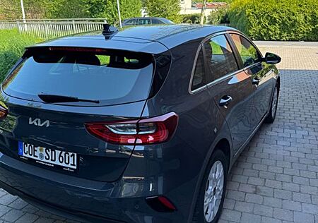 Kia Cee'd / Ceed 1.0 T-GDI 88kW Vision Vision
