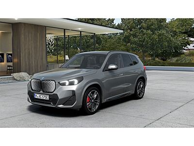 BMW iX1 xDrive 30 Sportpaket HUD AD AHK-klappbar AHK