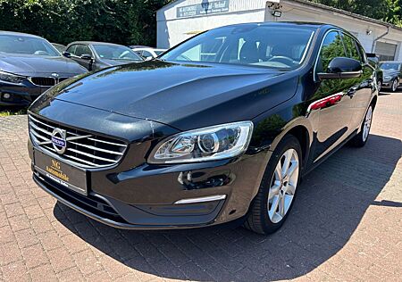 Volvo V60 Kombi Momentum *Automatik*Xenon*Kamera*Navi*