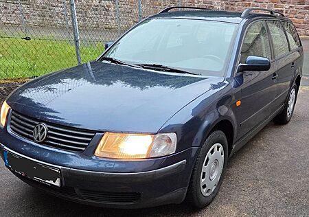 VW Passat Variant Volkswagen 1.9 TDI Basis