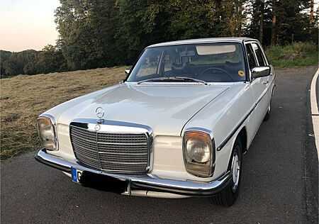 Mercedes-Benz 230 gebraucht kaufen Mercedes-Benz 230 , W115 /8, Strich acht .4, MB-TEX, Autom.