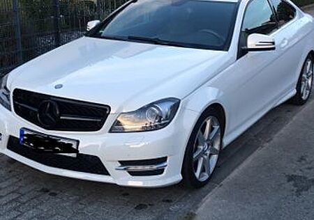 Mercedes-Benz C 180 BlueEFFICIENCY Coupé - AMG Paket