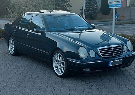 Mercedes-Benz E 320 Avantgarde / Tüv bis Sept. 2027