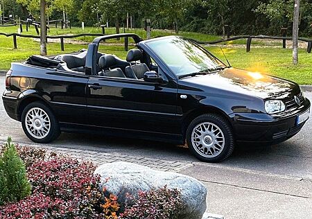 VW Golf Volkswagen 2.0 Cabriolet Top Zustand Garagenwagen