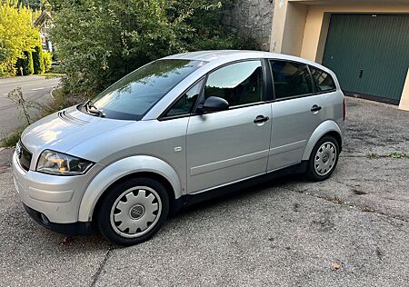 Audi A2 1.4 - TÜV NEU