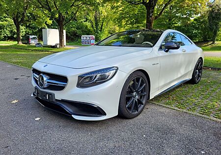 Mercedes-Benz S 63 AMG Coupé weiß mattt abWerk 4MATIC 585 PS