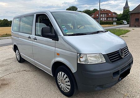 VW T5 Transporter Volkswagen T5 2,5 TDI Fenster Bus mit 8Sitze mit TÜV 03/27