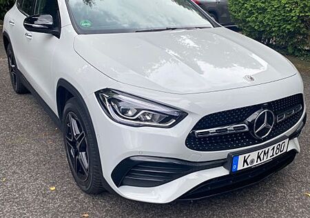 Mercedes-Benz GLA 250 e PanoramaD. Leder AMG