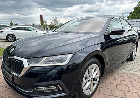Skoda Octavia Lim 2.0TDI First Edition Navi Leder PDC