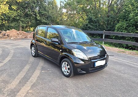 Daihatsu Sirion 1.3 -Tüv 01/2028 1.Hand Klima 4türig