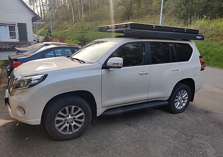 Toyota Land Cruiser 2.8 D-4D Overland Edition