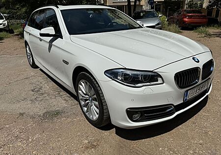 BMW 535d xDrive Touring A Luxury Line Luxury Line