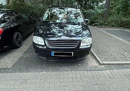 VW Touran Volkswagen 2.0 FSI Highline Highline