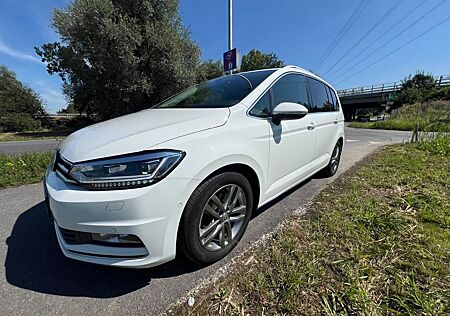VW Touran Volkswagen 2.0 TDI SCR 140kW DSG Highline