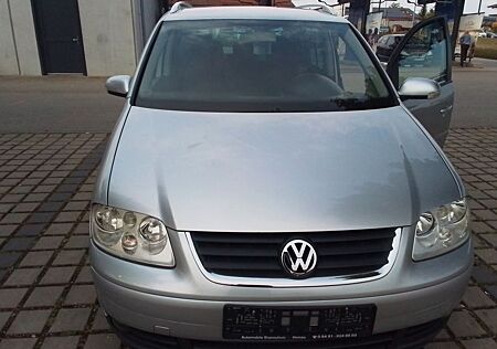 VW Touran Volkswagen Highline
