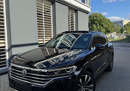 VW Touareg Volkswagen R-Line, Pano, IQ Matrix, Standheizung
