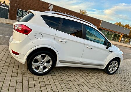 Ford Kuga Titanium/PANO/TEILLEDER/INSPEKTIONNEU