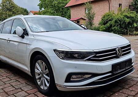 VW Passat Variant Volkswagen Passat Matrix Alcantara AHK DSG Elegance 1.5 TSI