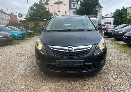 Opel Zafira C Tourer Active 7Sitzer*Euro6 *Navi
