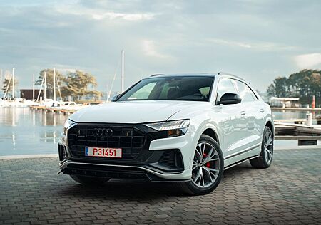 Audi Q8 55 TFSI quattro tiptronic competition pl ...