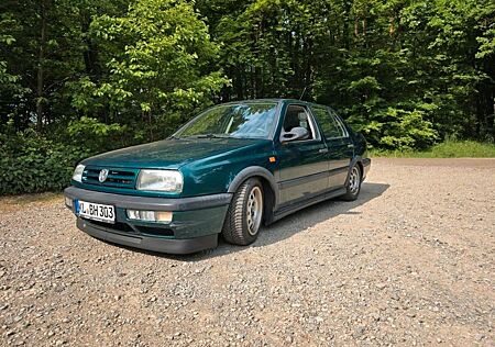 VW Vento Volkswagen 1.8 GT