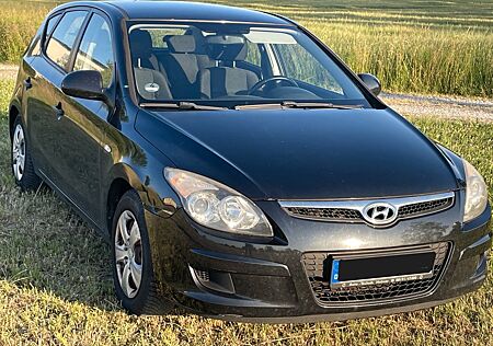 Hyundai i30 1.4 Comfort Klima 5-türig TÜV 05/2026