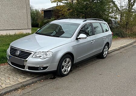 VW Passat Variant Volkswagen 1.6 FSI Tiptronic Comfortline...