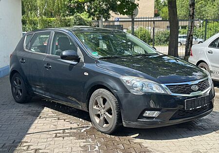 Kia Ceed 1,4 Seven Stars