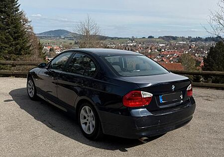 BMW 318i -