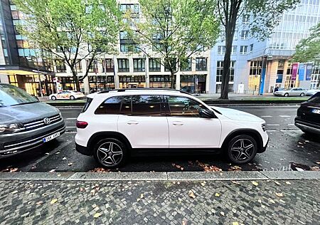 Mercedes-Benz GLB 200 DCT -