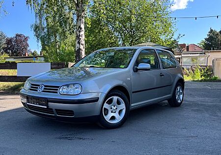 VW Golf Volkswagen 1.6 Special Klima Tüv 10/26 Automatik