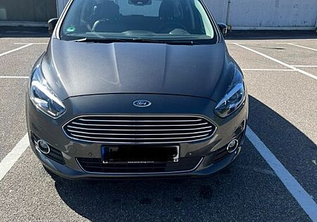 Ford S-Max 2,0 EcoBlue 140kW 4x4 Titanium Auto Ti...
