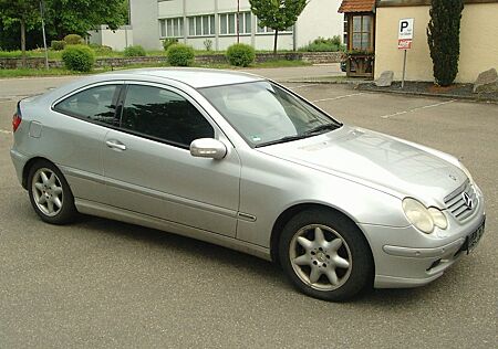 Mercedes-Benz CL 220