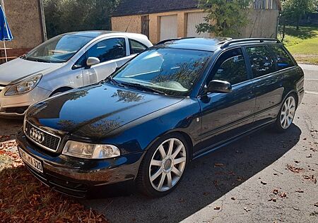Audi S4 2.7 quattro Avant -
