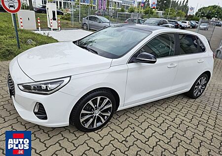 Hyundai i30 1.0 T-GDI Premium CAM+SITZHZG+AHK+NAVi+PANO