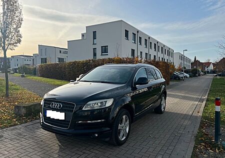 Audi Q7 7 SITZER/KAMERA/NAVI/AHK/XENON/ALCANTARA/SITZHZG