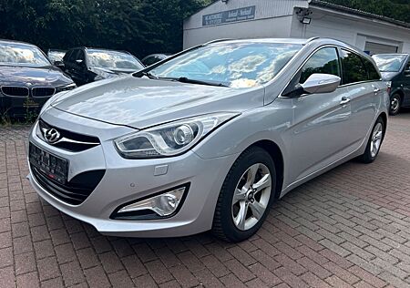 Hyundai i40 cw Style*Automatik*Keyless*Xenon*Navi*Kamera