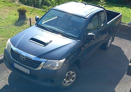 Toyota Hilux mit 82800 km, HU/AU bis Aug 2027