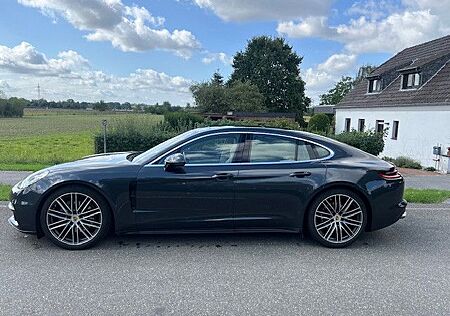 Porsche Panamera 4S mit Approved Garantie